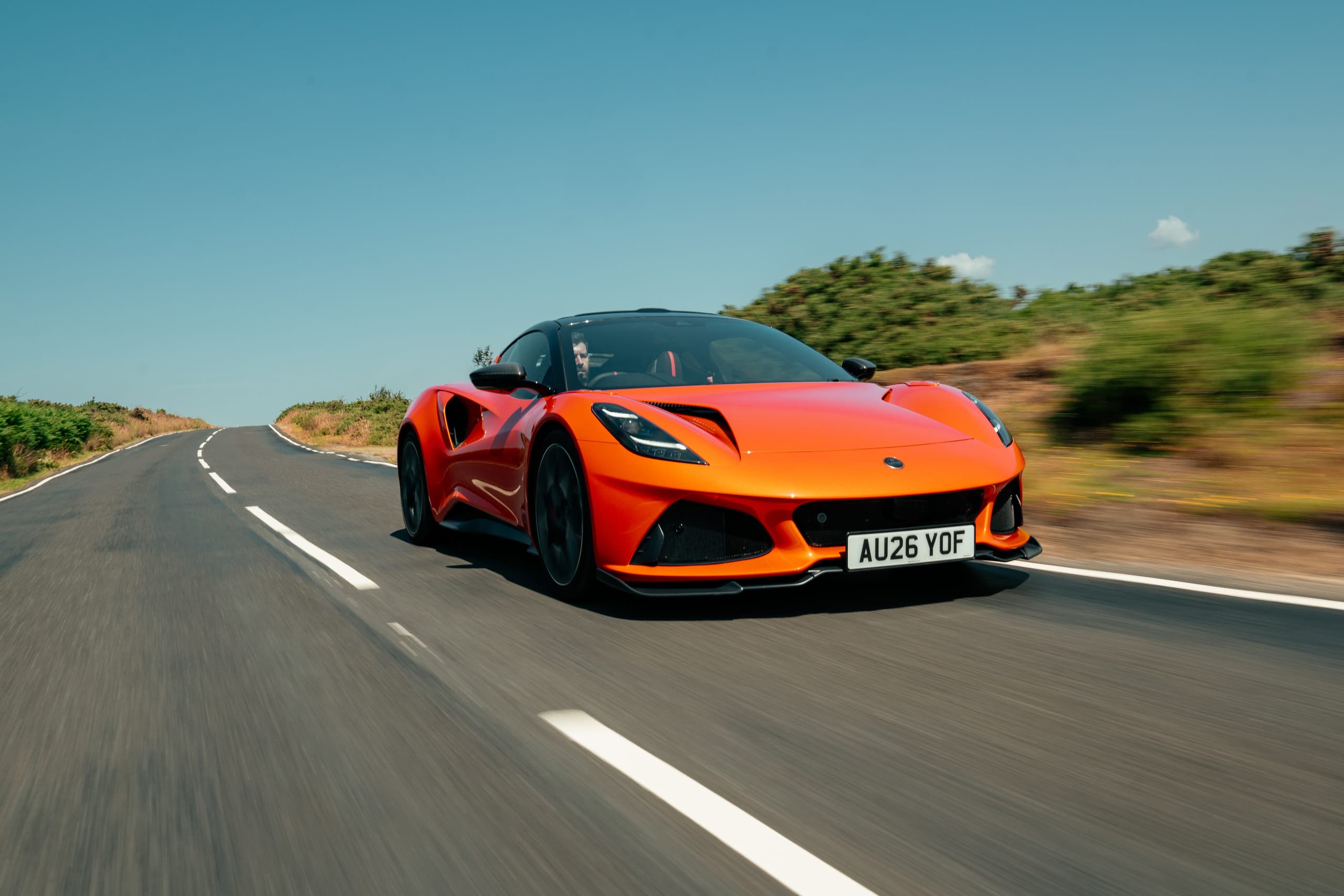 2027 Lotus Emira 420 Sport'un Dış Mekan Fotoğraflarını İnceleyin