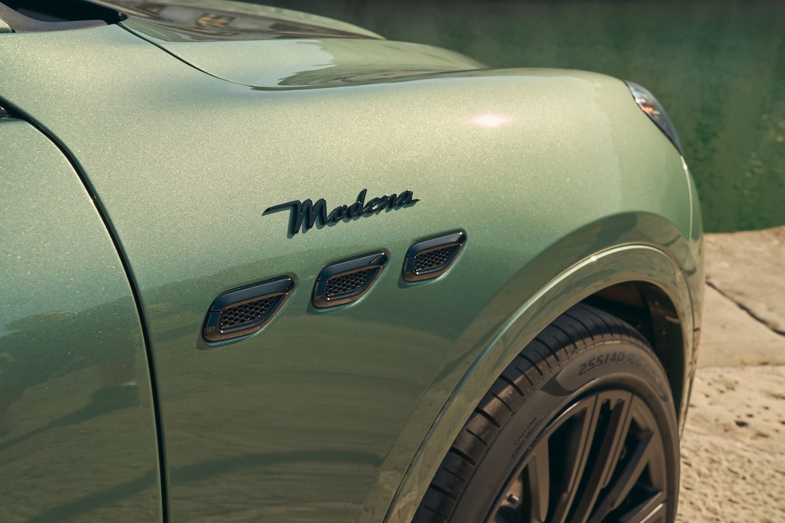 2027 Maserati Grecale Modena'nın Dış Görsellerini İnceleyin