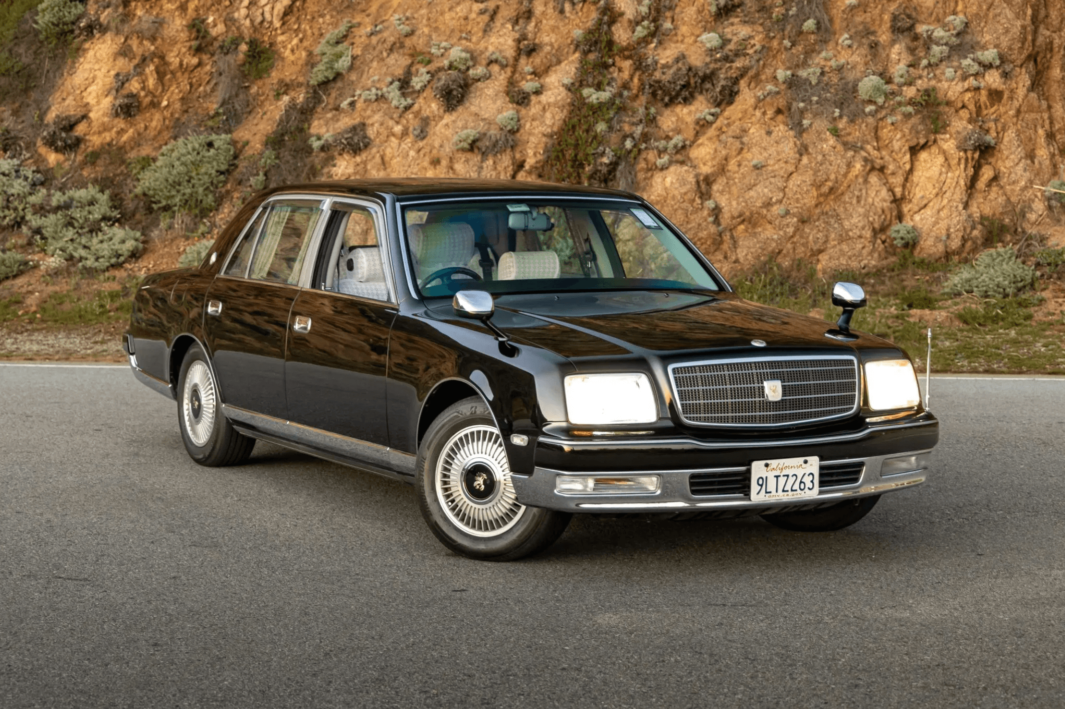 Yakuza Gibi Gezmek: Bu Toyota Century ile Bring a Trailer'da