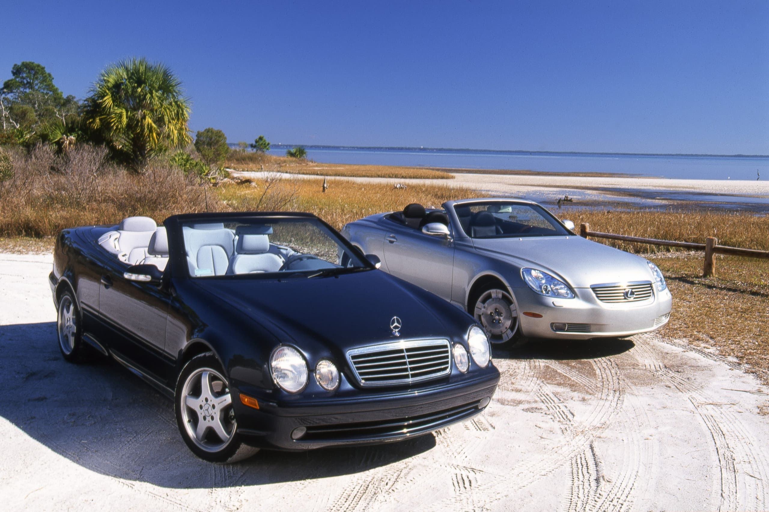 2001 Lexus SC430 ve Mercedes-Benz CLK430'nin Fotoğraflarını Görün