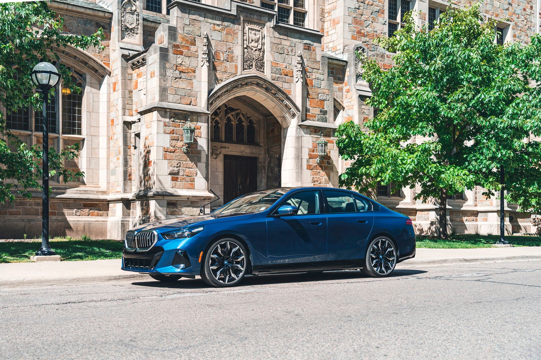 2027 BMW i5