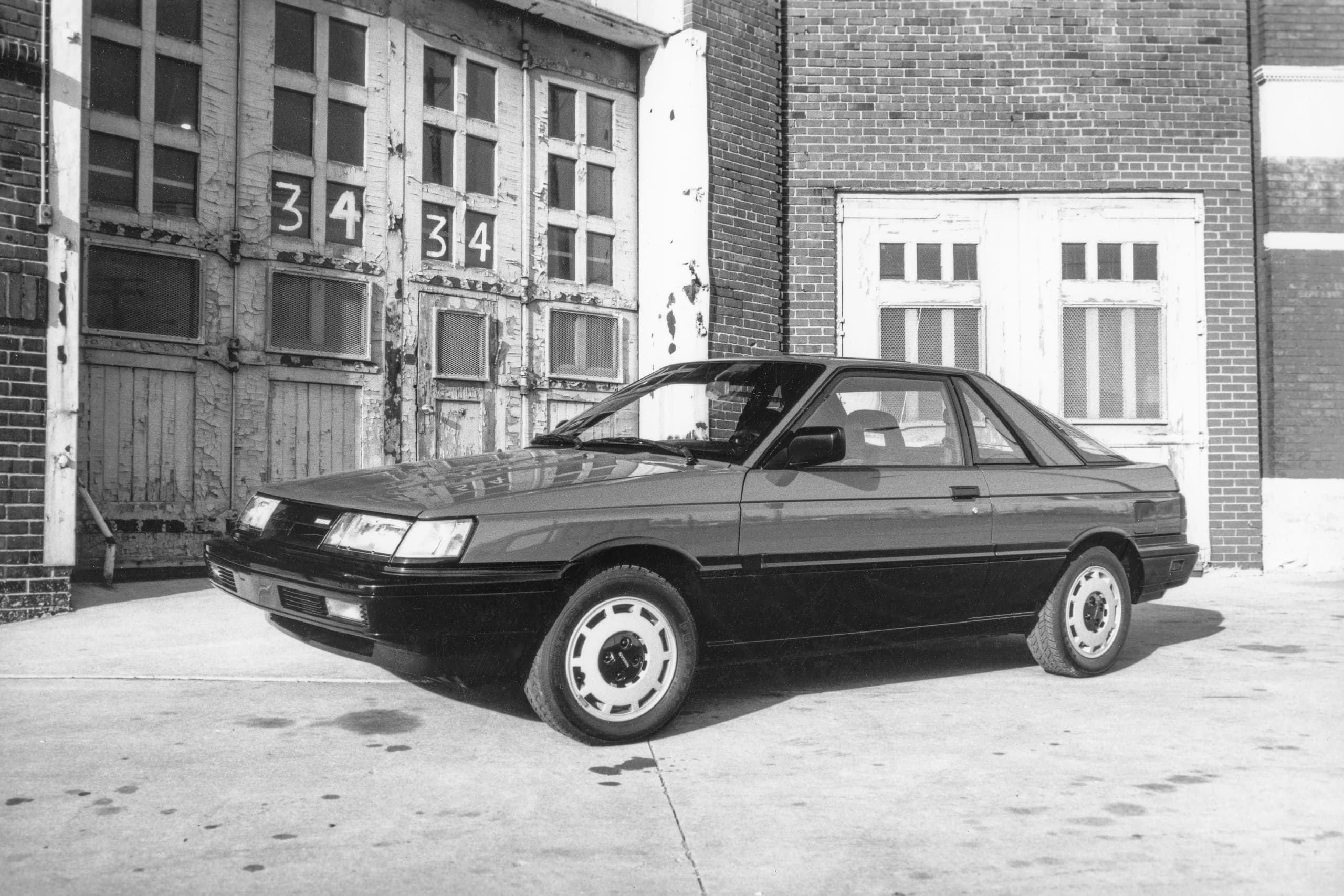 1987 Nissan Sentra SE'nin Fotoğraflarını Görün