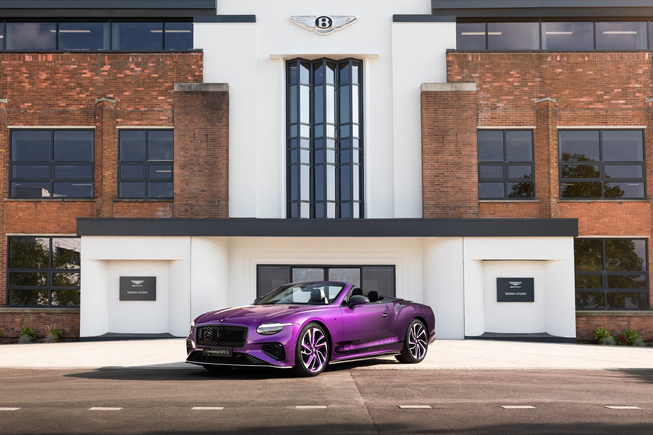 Tek Özel Üretim 2027 Bentley Continental GTC, Tamamen Mor Ateşe Adanmış