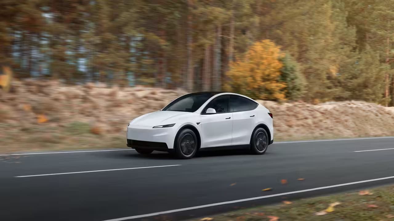 Tesla'dan yeni araba: Altı koltuklu yeni Model Y satışa çıktı