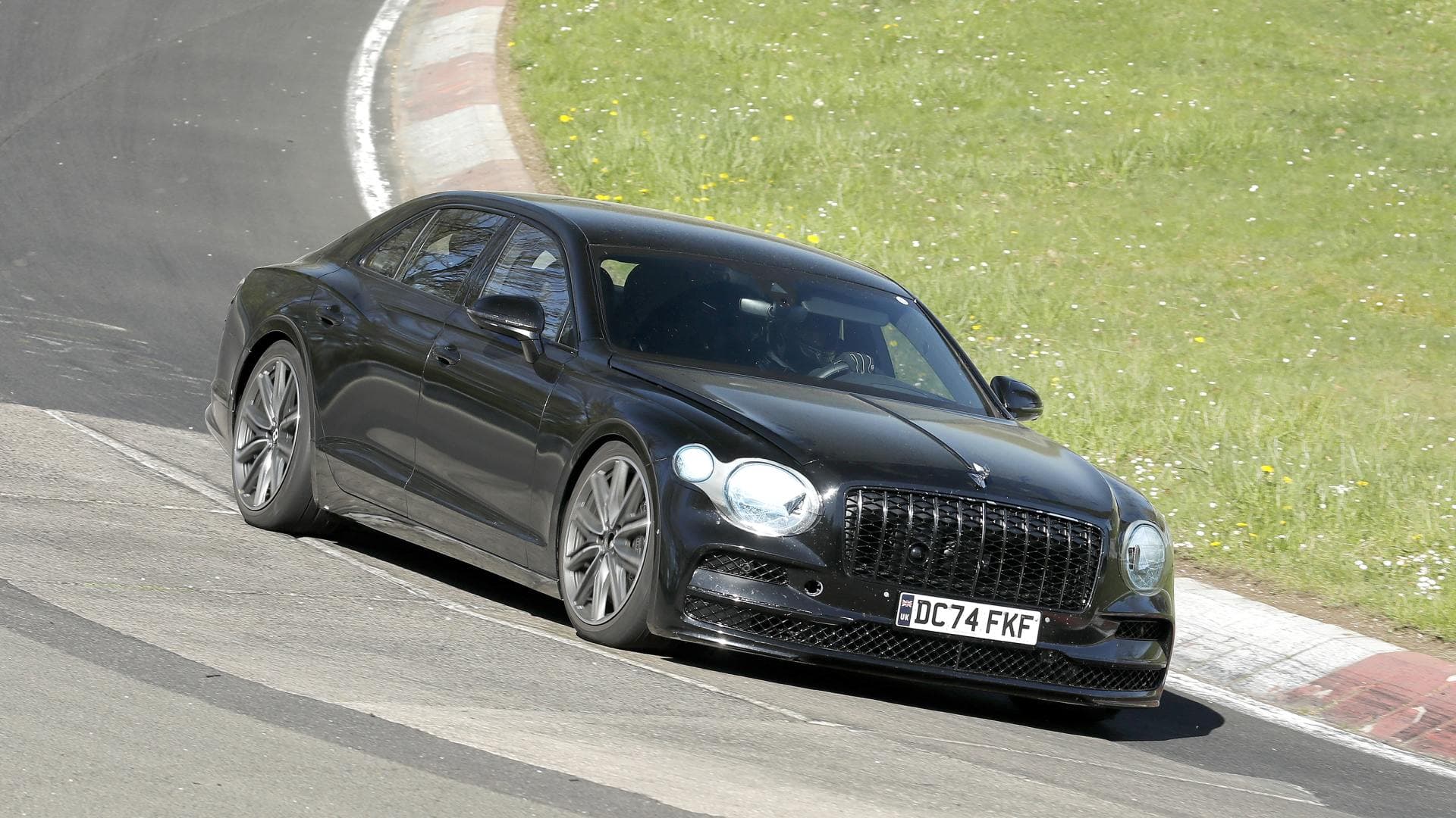 Bentley Flying Spur Büyük Makyajına Hazırlanıyor