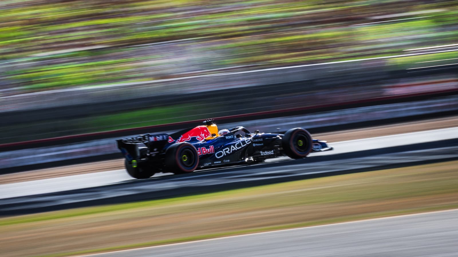 F1'in Macarena Kanatları, Verstappen'in Yüksek Hızlı Kazalarının Ardından FIA'nın İncelemesi Altında