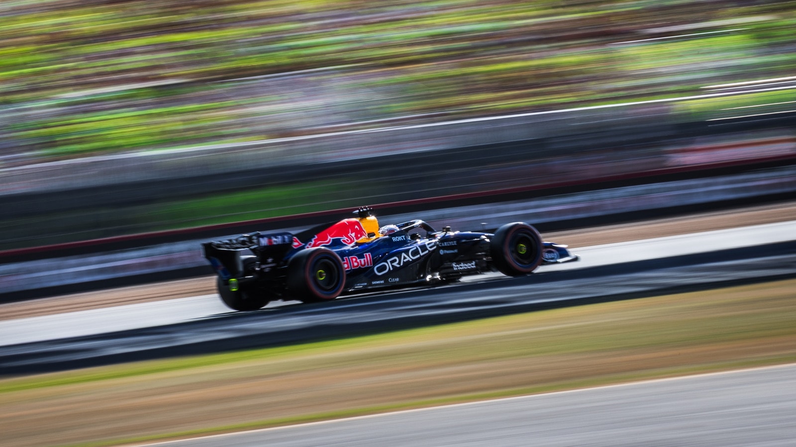 F1'in Macarena Kanatları, Verstappen'in Yüksek Hızlı Kazalarının Ardından FIA'nın İncelemesi Altında