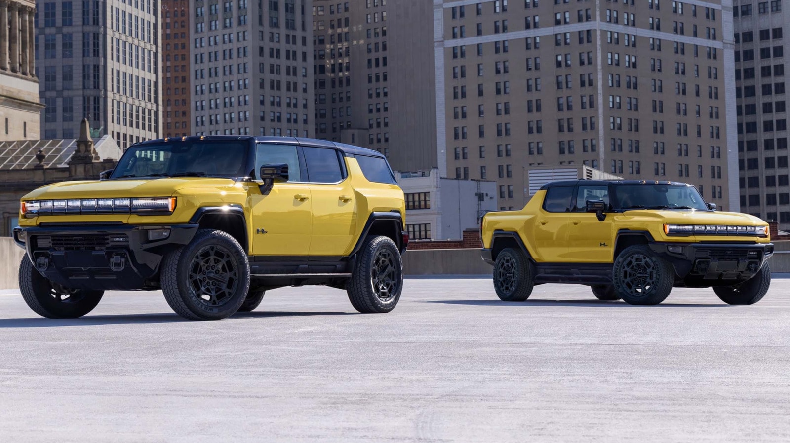 GM, Büyük, Sarı Hummer'ların Çeyrek Yüzyılını Büyük, Sarı Bir Hummer EV ile Kutluyor