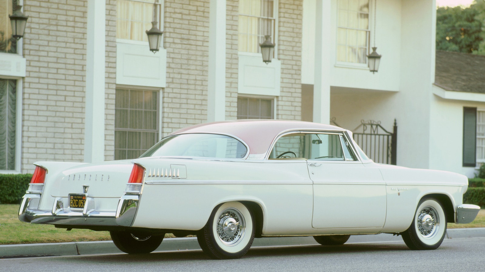 1996 Chrysler New Yorker, Amerika'nın En Uzun Süre Üretilen Otomobil İsmini Nasıl Öldürdü?