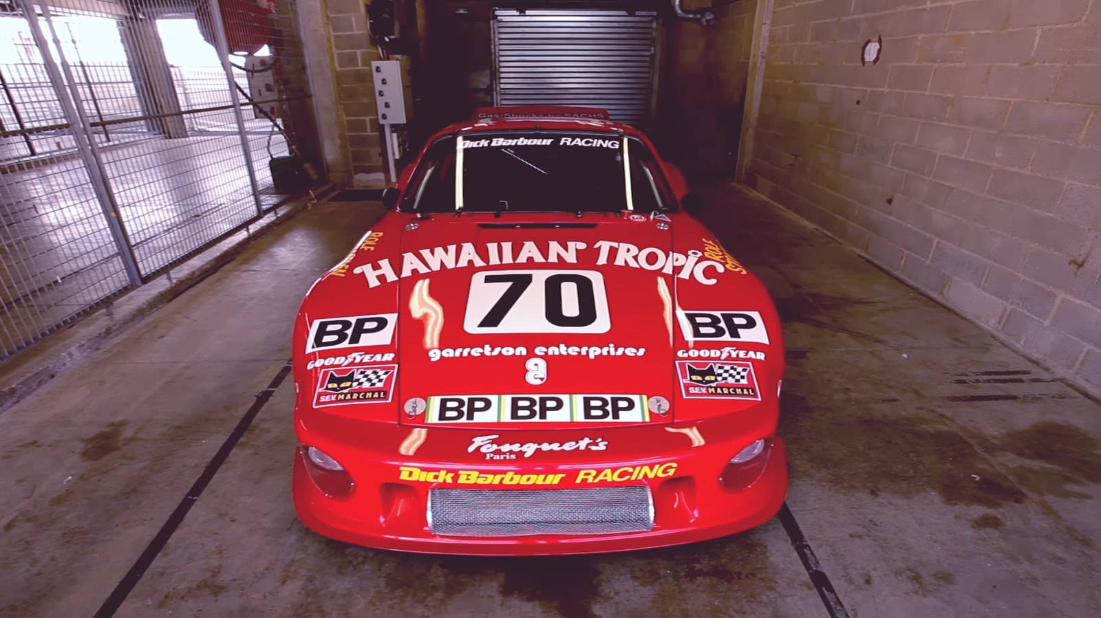 Paul Newman Le Mans'ta Sadece Bir Kez Yarıştı — Ve Porsche 935'iyle İkinci Geldi