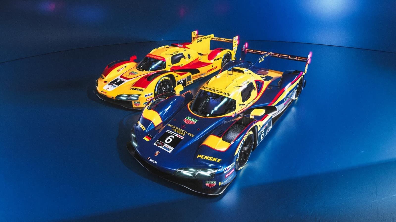 Porsche ve Penske, Road America'daki Baskın Zaferleri Kutlayan Retro Tasarımları Tanıttı