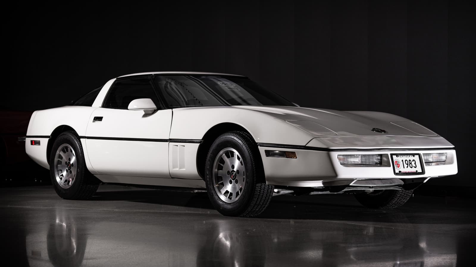 1983 Corvette, Amerika'nın Spor Arabasının En Nadir Örneği: Neden Biraz Berbat
