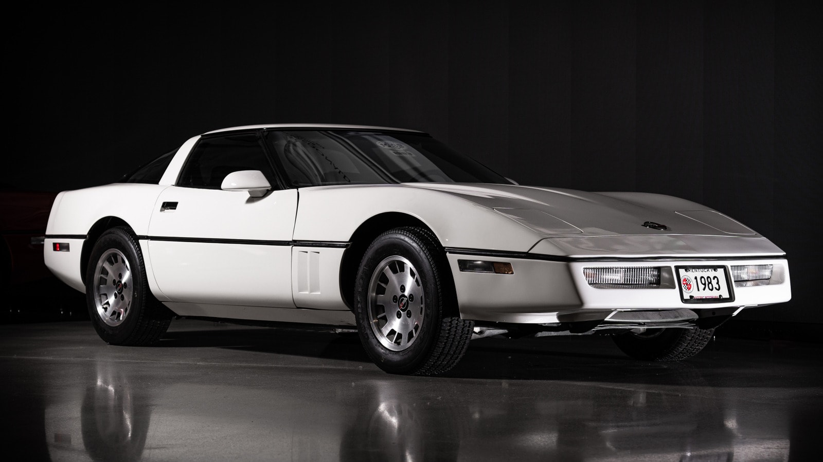 1983 Corvette, Amerika'nın Spor Arabasının En Nadir Örneği: Neden Biraz Berbat